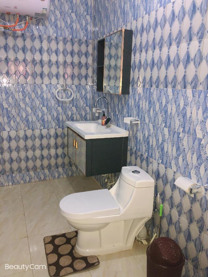 Awamuulamin Manneh Guest House Abuko Buitenkant foto