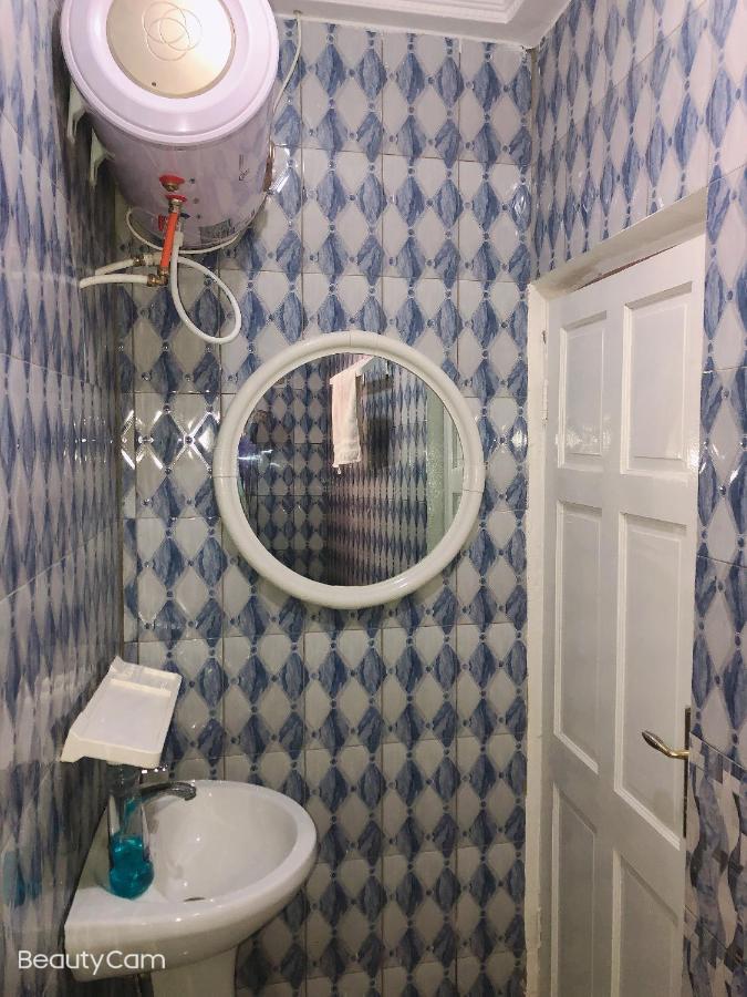 Awamuulamin Manneh Guest House Abuko Buitenkant foto