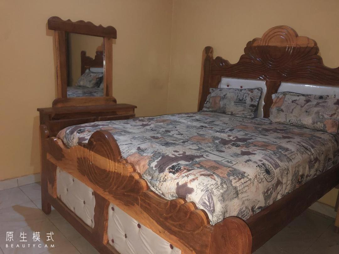 Awamuulamin Manneh Guest House Abuko Buitenkant foto
