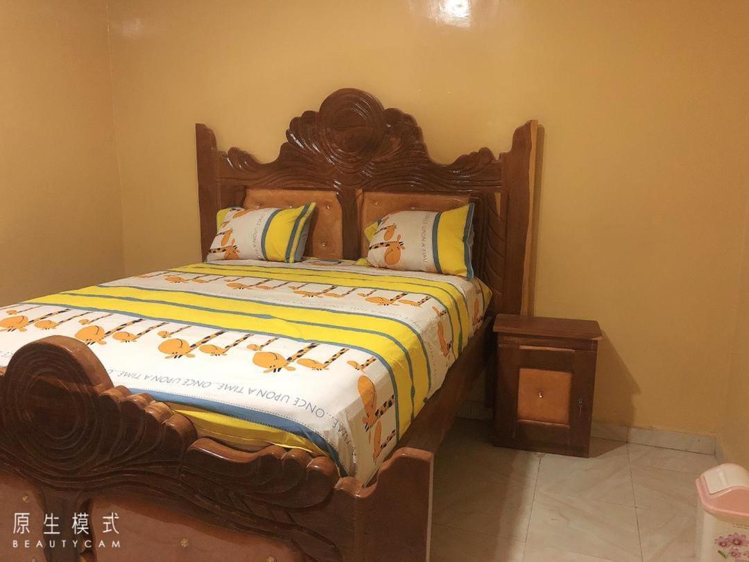 Awamuulamin Manneh Guest House Abuko Buitenkant foto