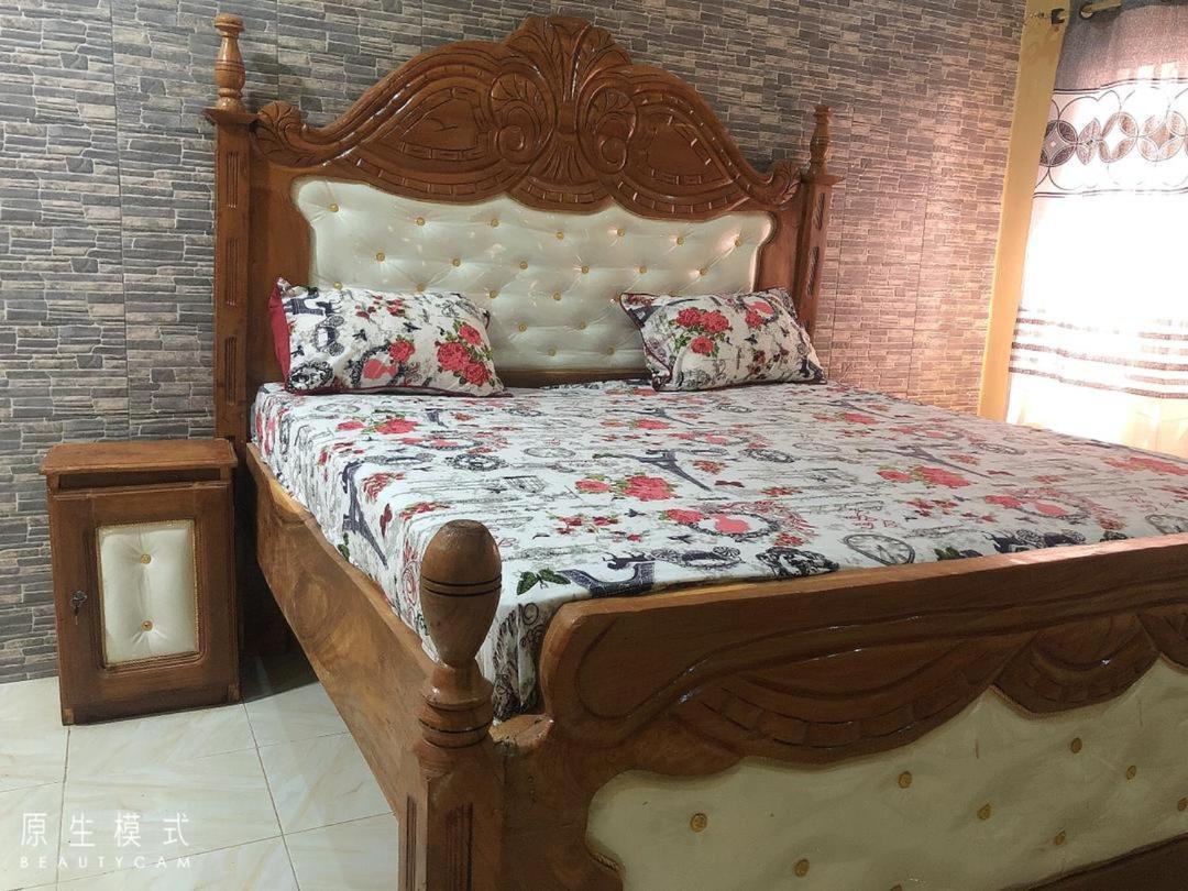 Awamuulamin Manneh Guest House Abuko Buitenkant foto