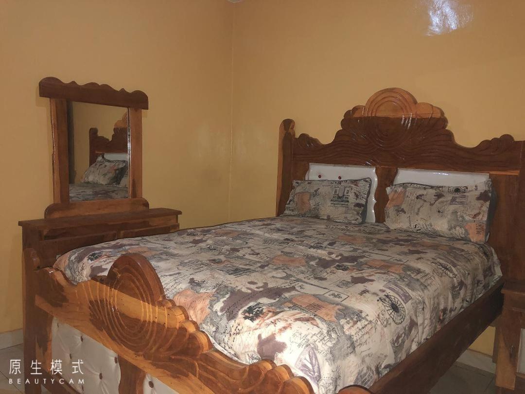 Awamuulamin Manneh Guest House Abuko Buitenkant foto